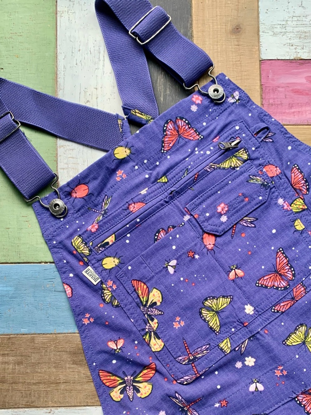 NWT Duluth Medium Heirloom Gardening Convertible Overalls Indigo Backyard Bugs - Picture 7 of 11